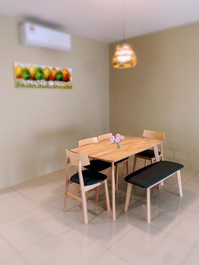 Aries Homestay Ipoh Bagian luar foto